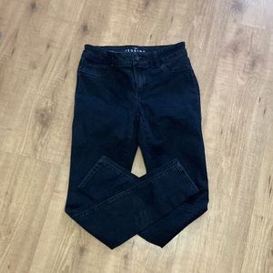 White House black market size 4 Black pants the Jeggings skinny straight